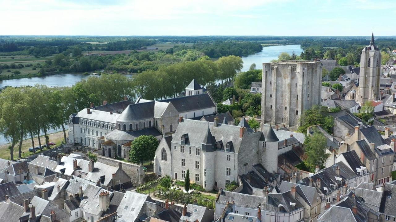La Loge , Nuit Insolite Au Chateau De Beaugency Exterior photo